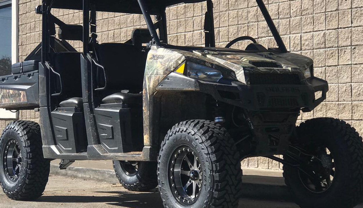 2017-polaris-ranger-crew--xp-900-1