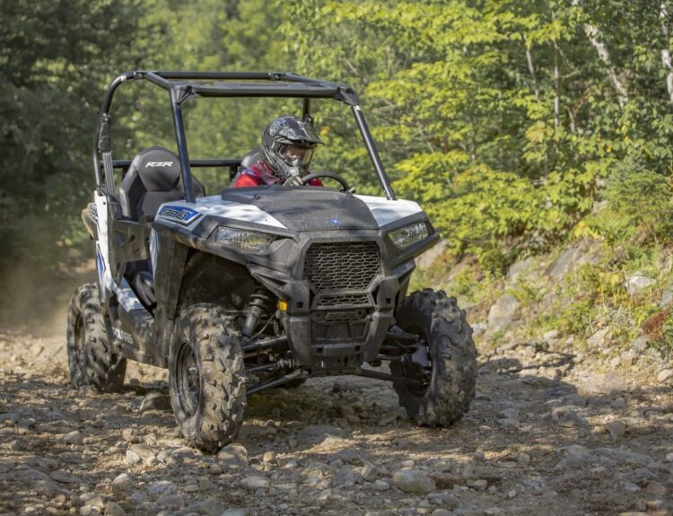 2017-polaris-rzr--900-1