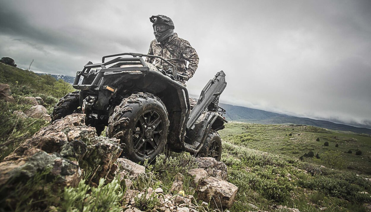 2017-polaris-sportsman-xp--1000-hunter-edition-1