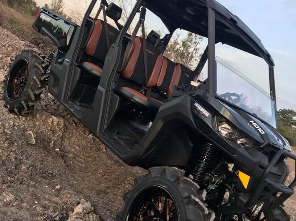 2018-can-am-defender-max-lone-star-1