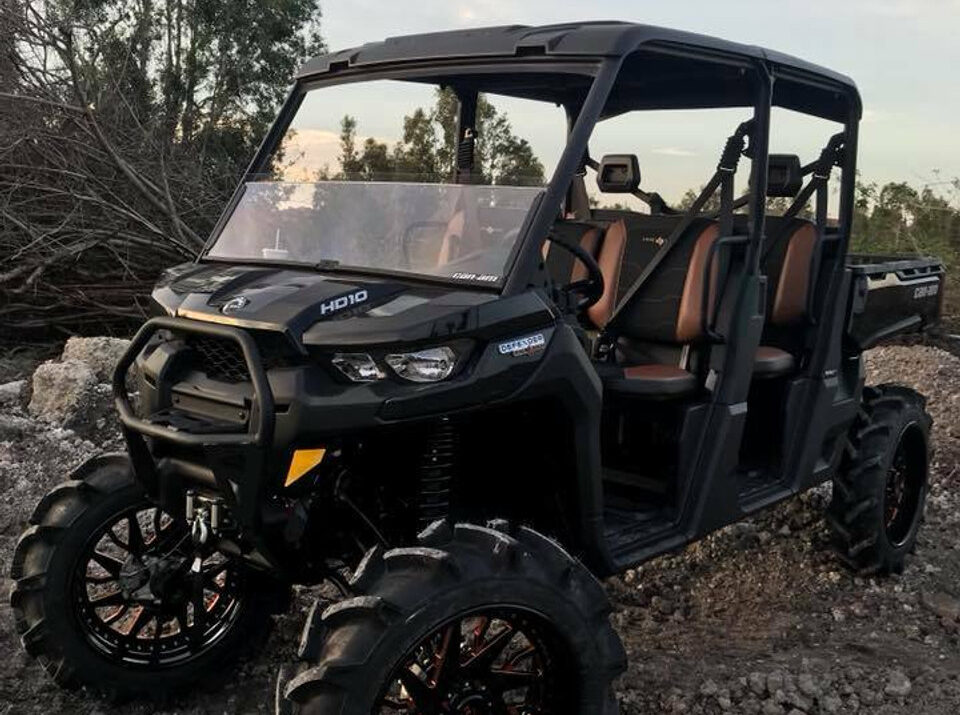 2018-can-am-defender-max-lone-star-1