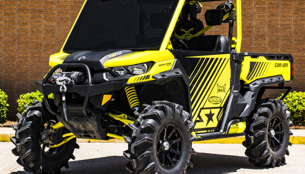 2018-can-am-defender-x-mr-hd10-1