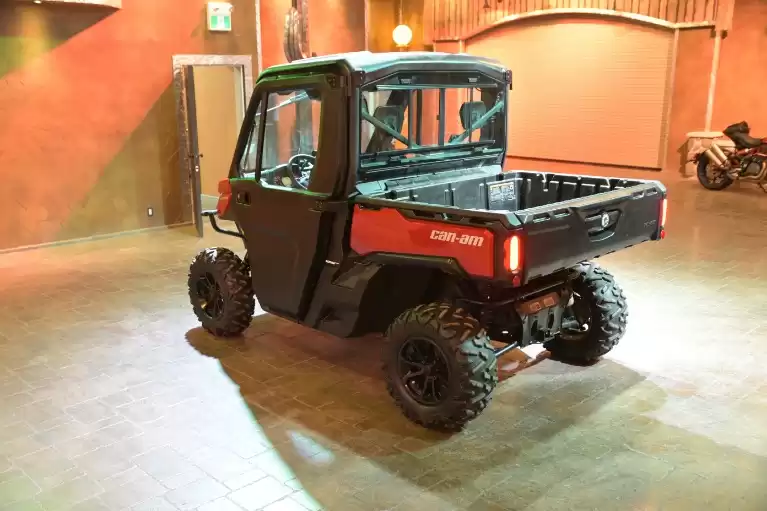 2018-can-am-defender-xt-cab-hd8-2