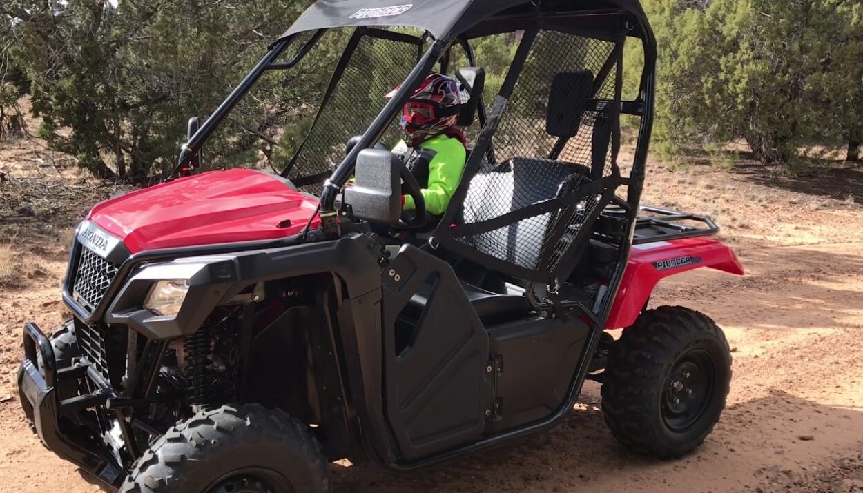 2018-honda-pioneer-500-1