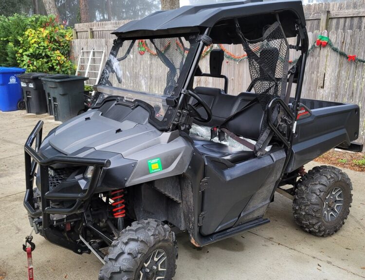 2018-honda-pioneer-700-deluxe-1