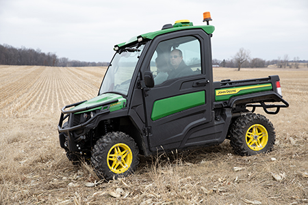 2018-john-deere-gator--xuv835r-1