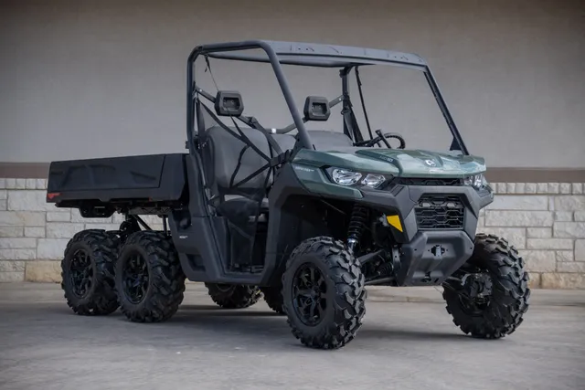 2020-can-am-defender-6x6-dps-hd10-1