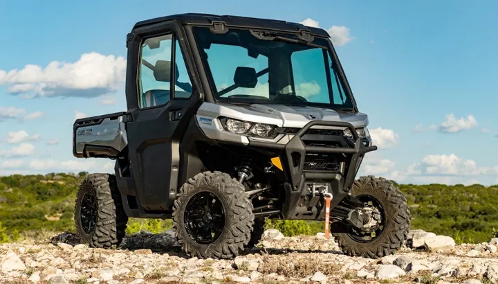 2020-can-am-defender-limited-hd10-1