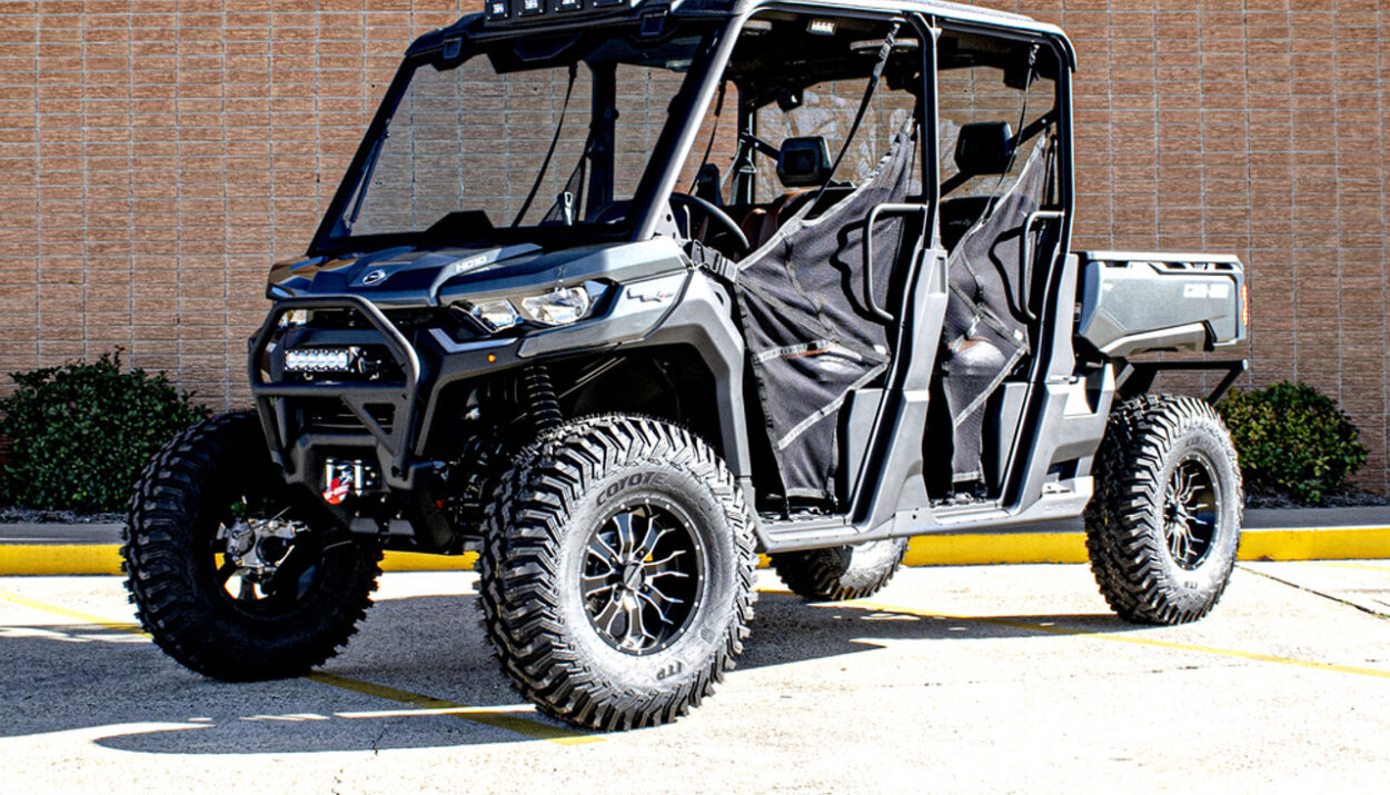 2020-can-am-defender-max-lone-star-1