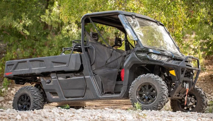 2020-can-am-defender-pro-xt-hd10-1
