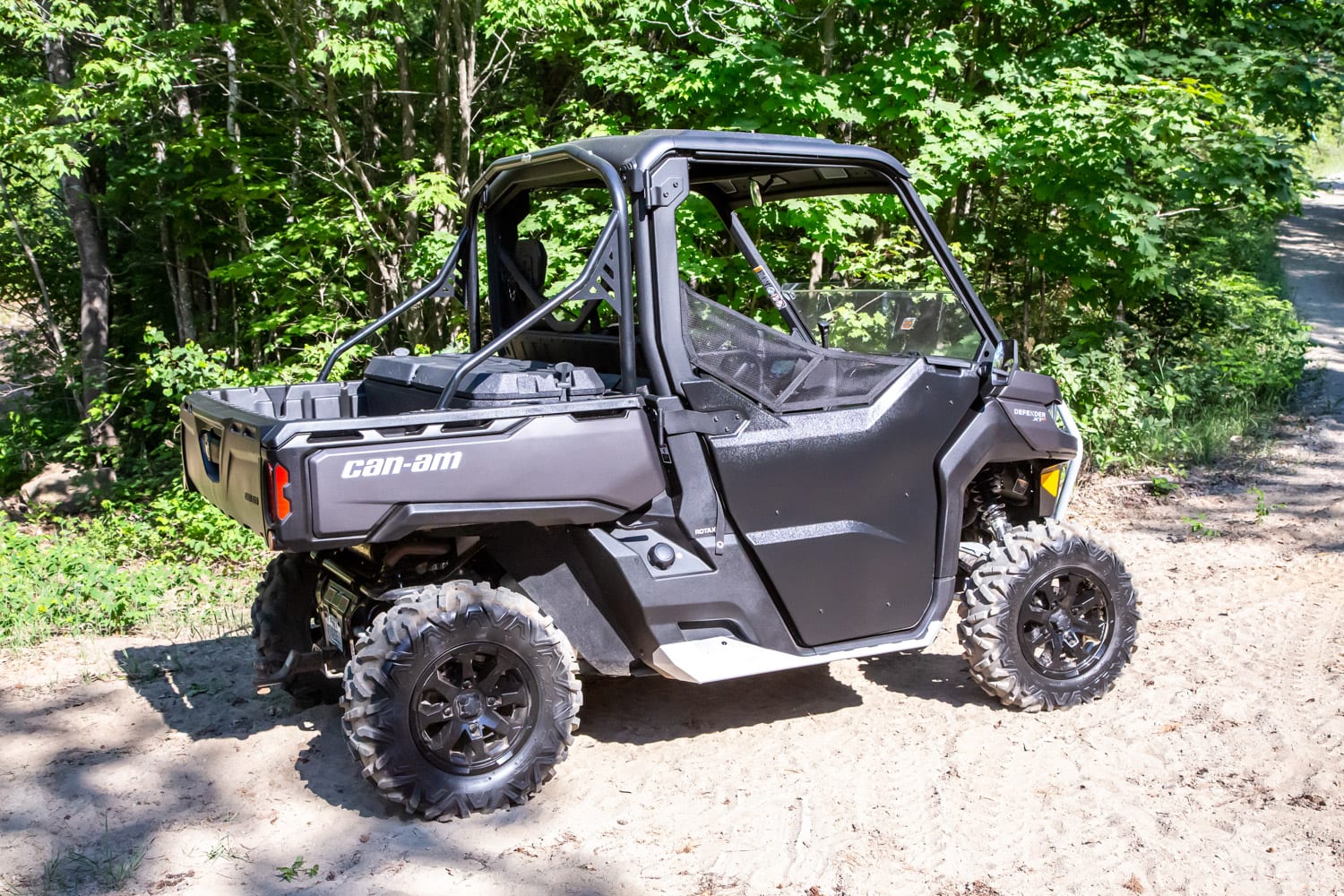2020-can-am-defender-xt-hd10-2