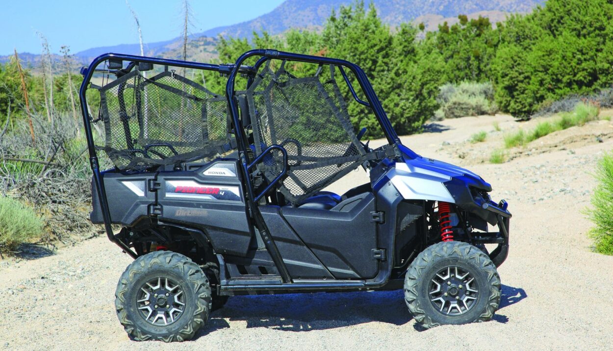 2020-honda-pioneer-700-4-1