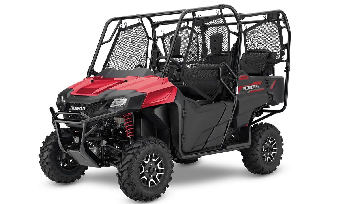 2020-honda-pioneer-700-deluxe-1
