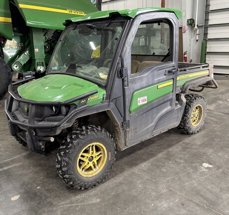 2020-john-deere-gator--xuv835r-1