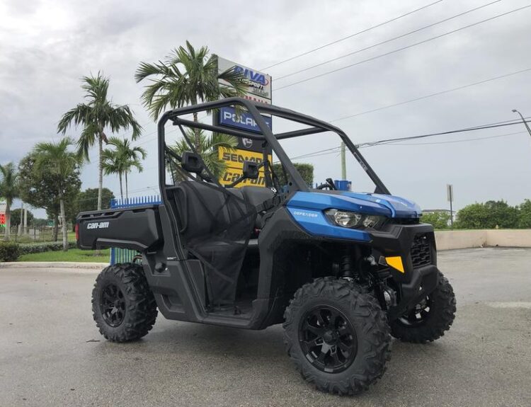 2021-can-am-defender-hd8-1