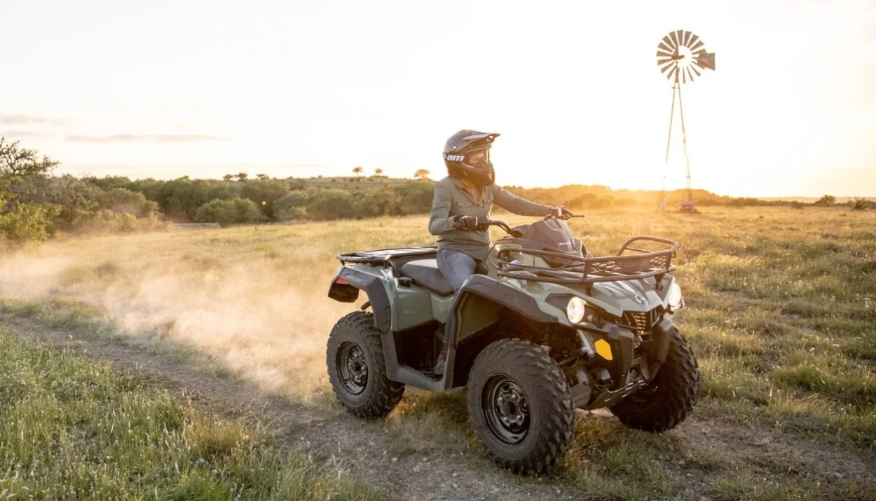 2021-can-am-outlander--max-xt-570-1