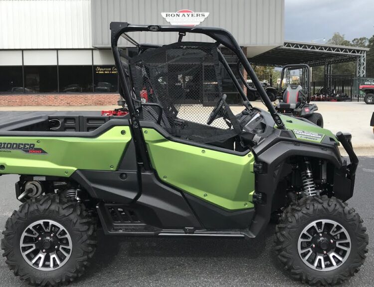 2021-honda-pioneer-1000-special-edition-1