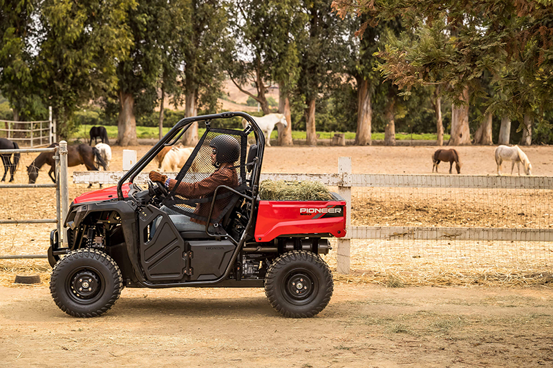 2021-honda-pioneer-520-base-1
