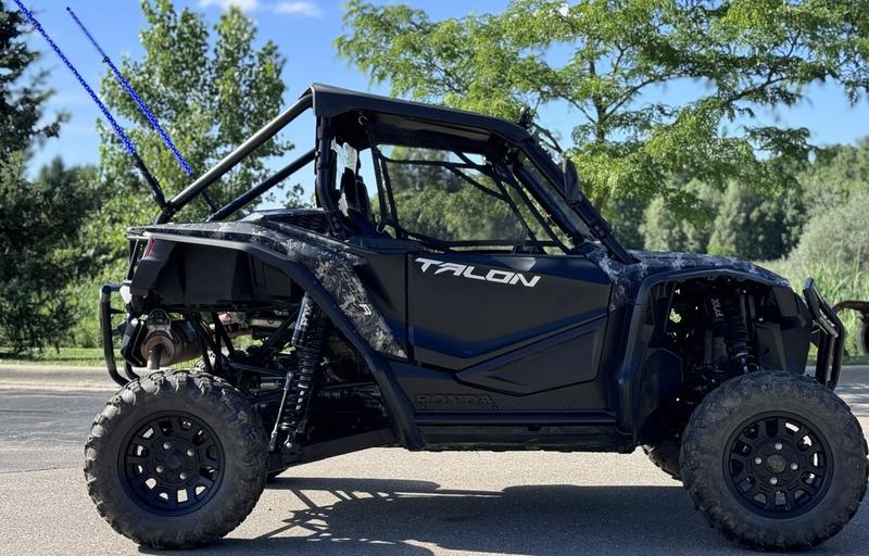 2021-honda-talon-1000r-special-edition-2.jpg