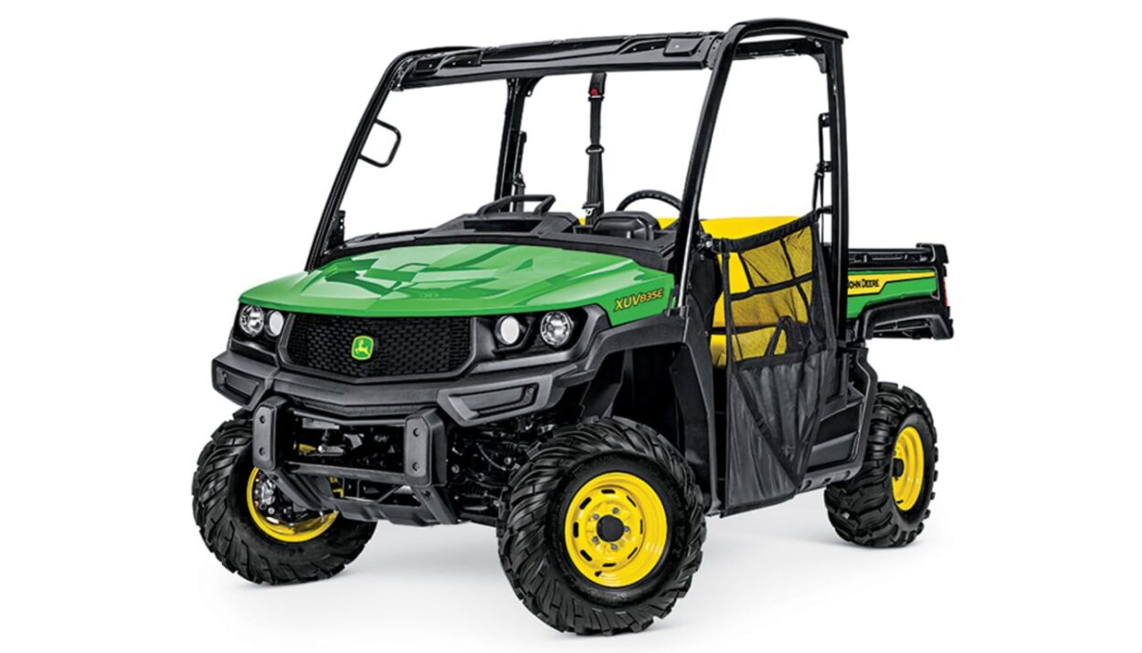 2021-john-deere-gator--xuv835e-1