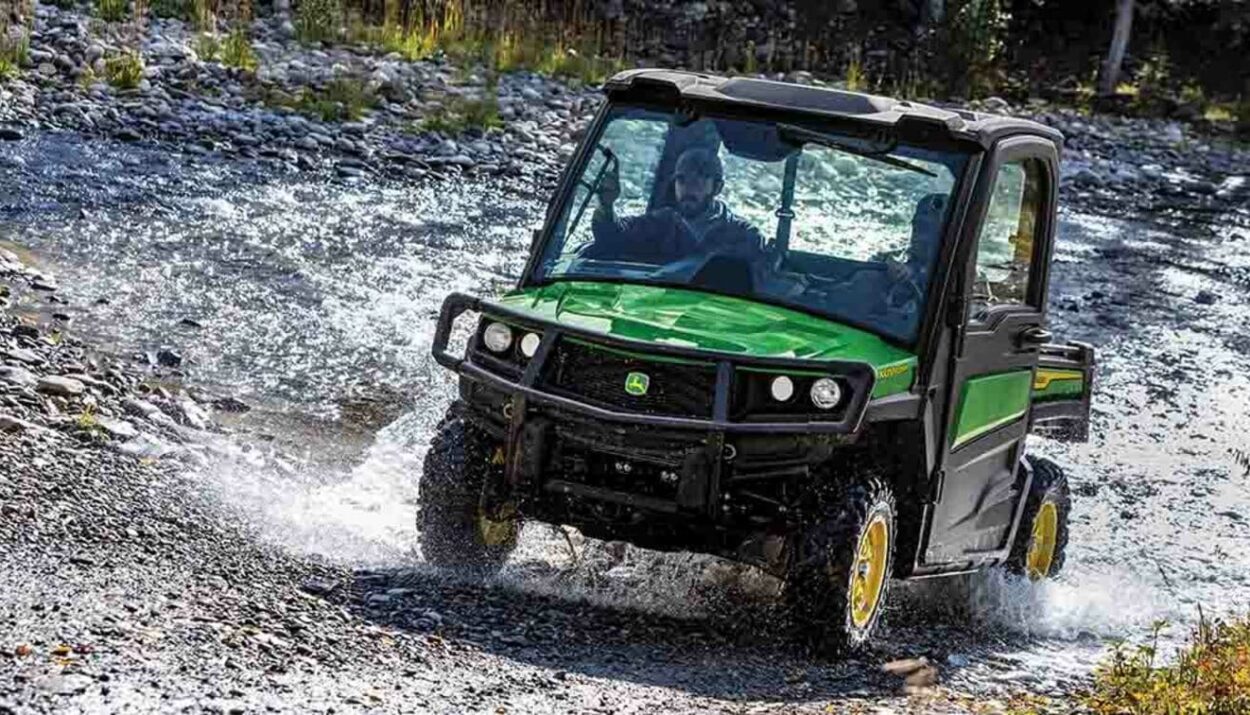 2021-john-deere-gator--xuv835m-hvac-1