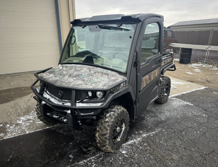 2021-john-deere-gator--xuv835r-base-1