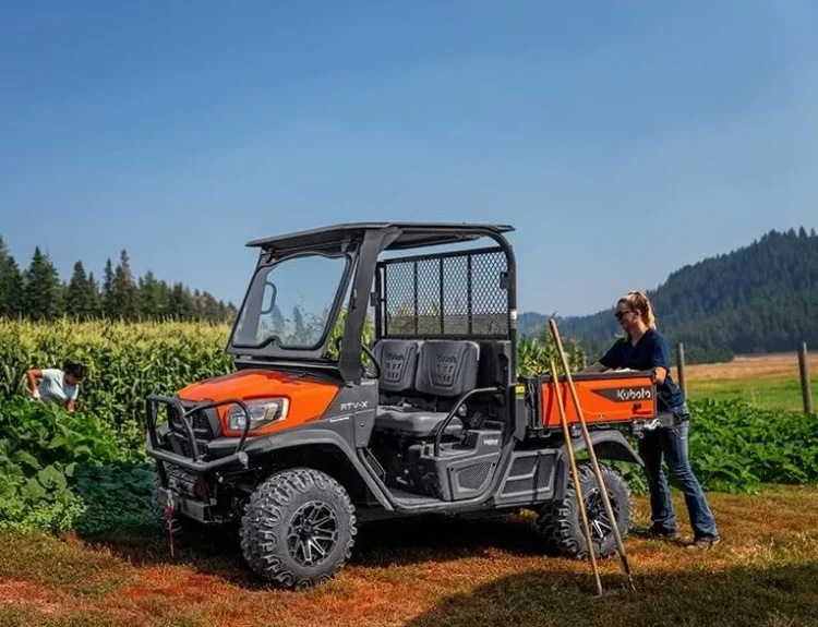 2021-kubota-rtv520d-orange-1