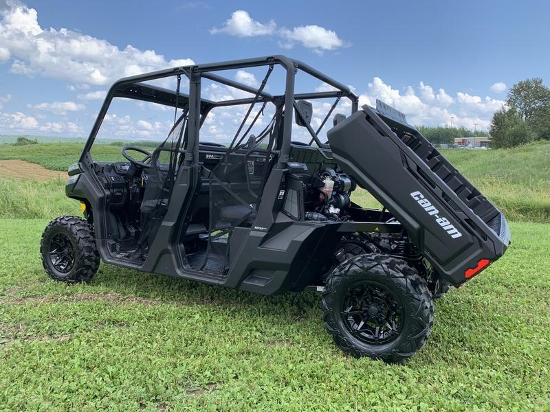 2022-can-am-defender-max-dps-hd9-1