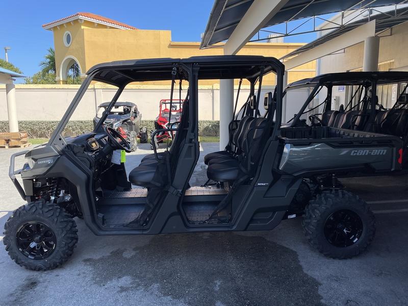 2022-can-am-defender-max-xt-hd10-2.jpg