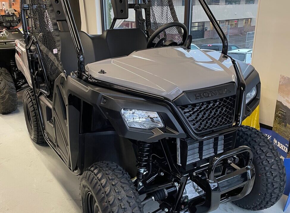 2022-honda-pioneer-520-1