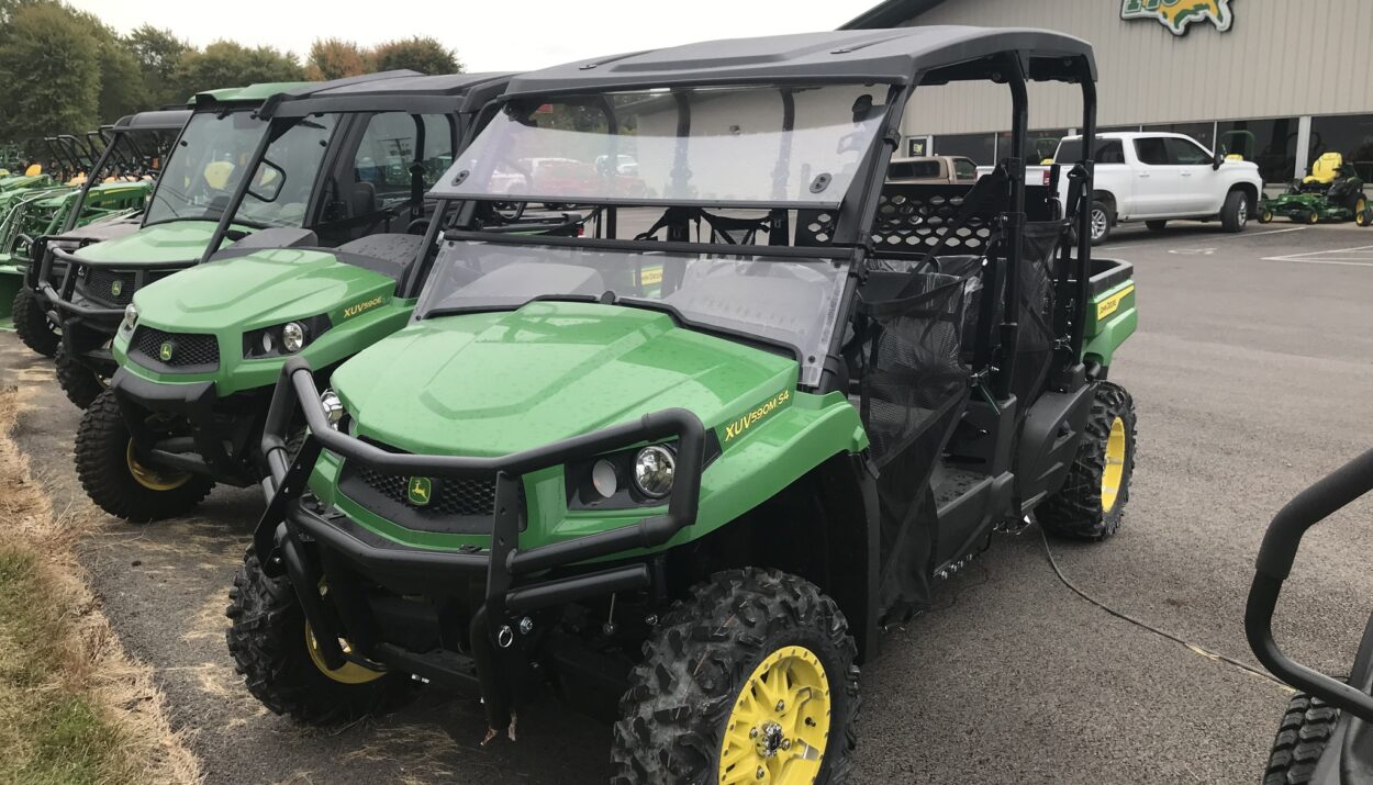 2022-john-deere-gator--xuv590e-s4-1