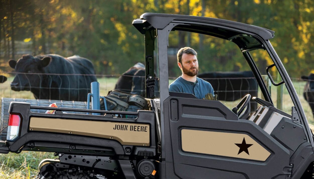 2022-john-deere-gator--xuv835m-honor-edition-1