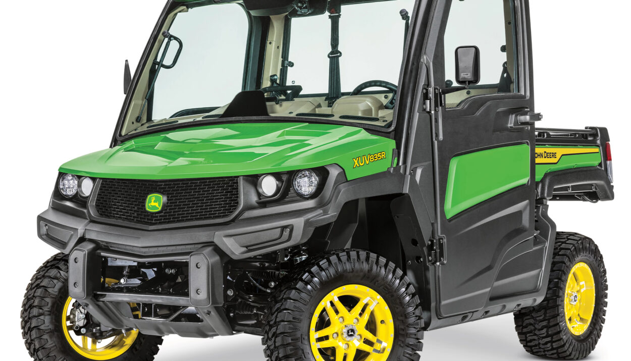2022-john-deere-gator--xuv835r-base-1