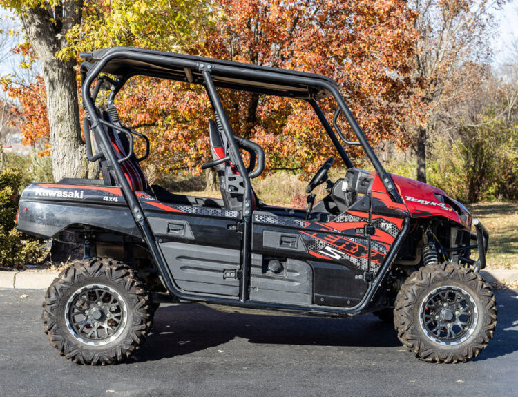2022-kawasaki-teryx4--base-1