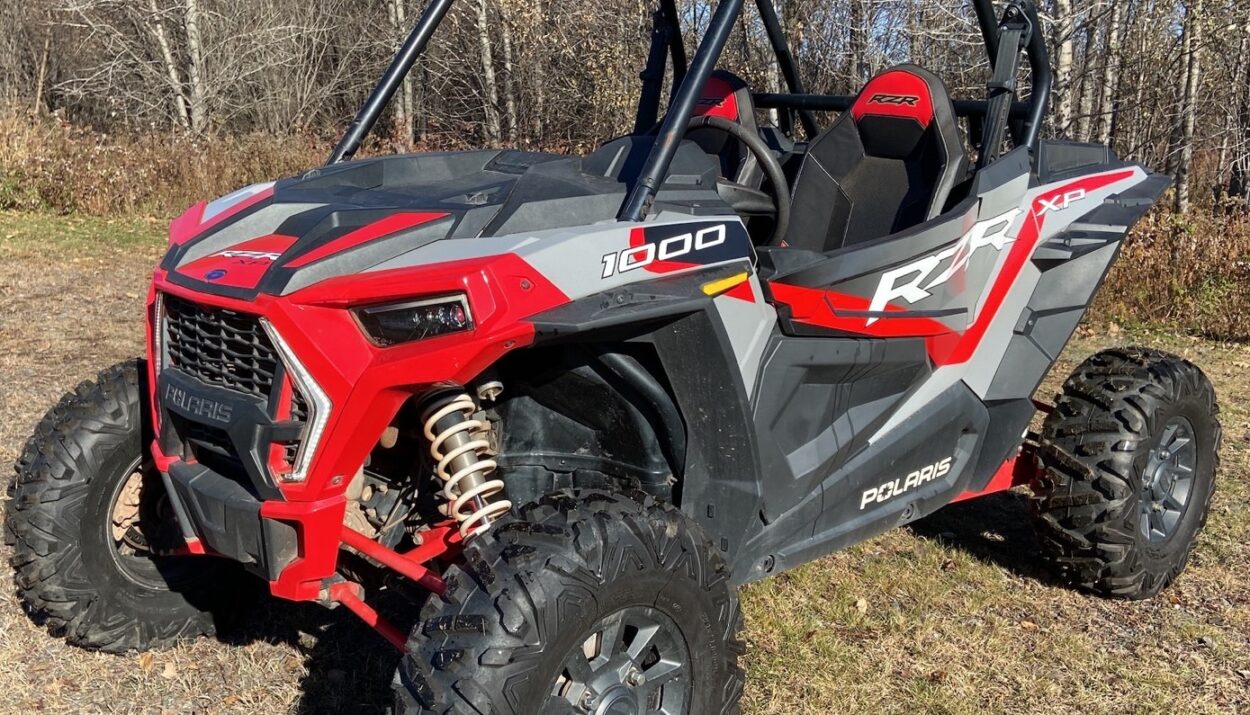2022-polaris-general--1000-premium-1
