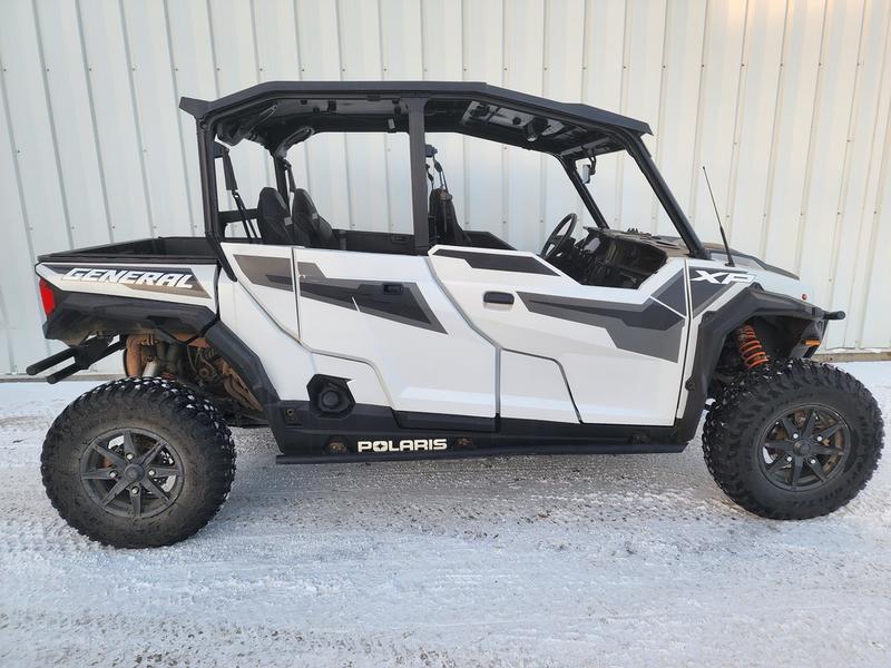2022-polaris-general-xp-1000-ride-command-edition-2-1.jpg