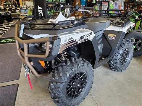 2023-arctic-cat-alterra-600-black-hills-edition-1