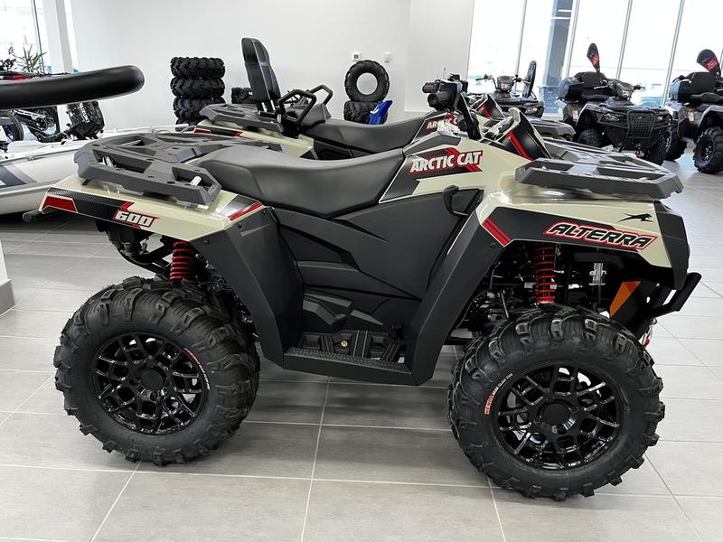 2023-arctic-cat-alterra-600-xt-1