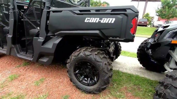 2023-can-am-defender-max-dps-hd9-1