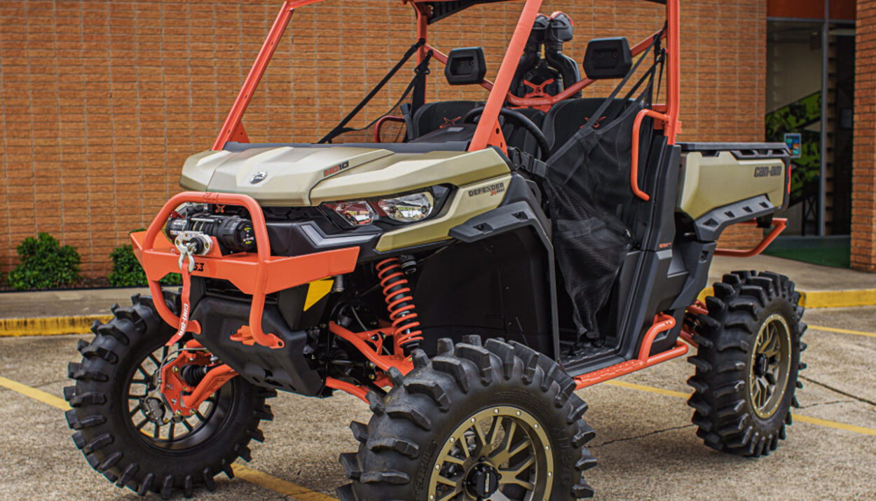 2023-can-am-defender-x-mr-hd10-1