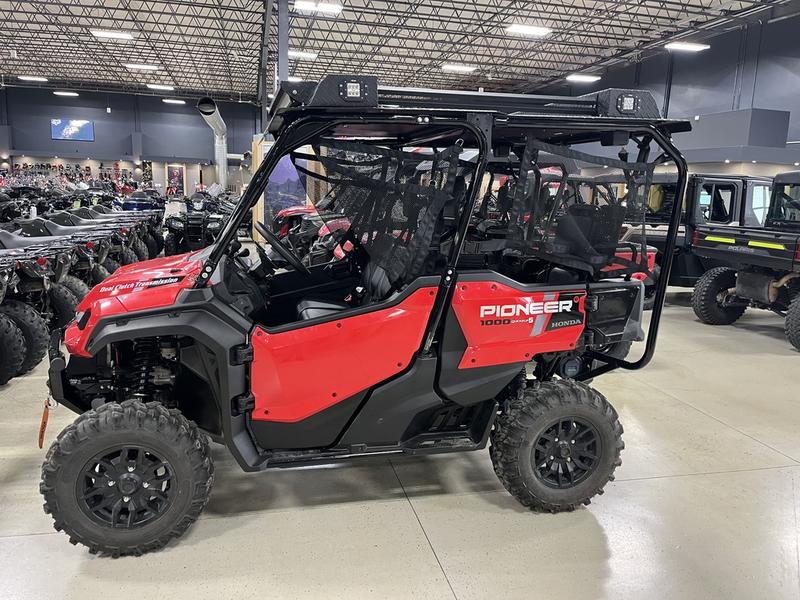 2023-honda-pioneer-1000-5-deluxe-2