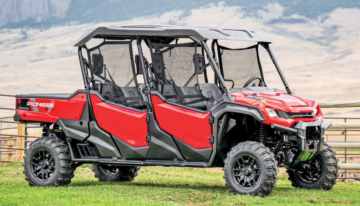 2023-honda-pioneer-1000-6-crew-deluxe-1