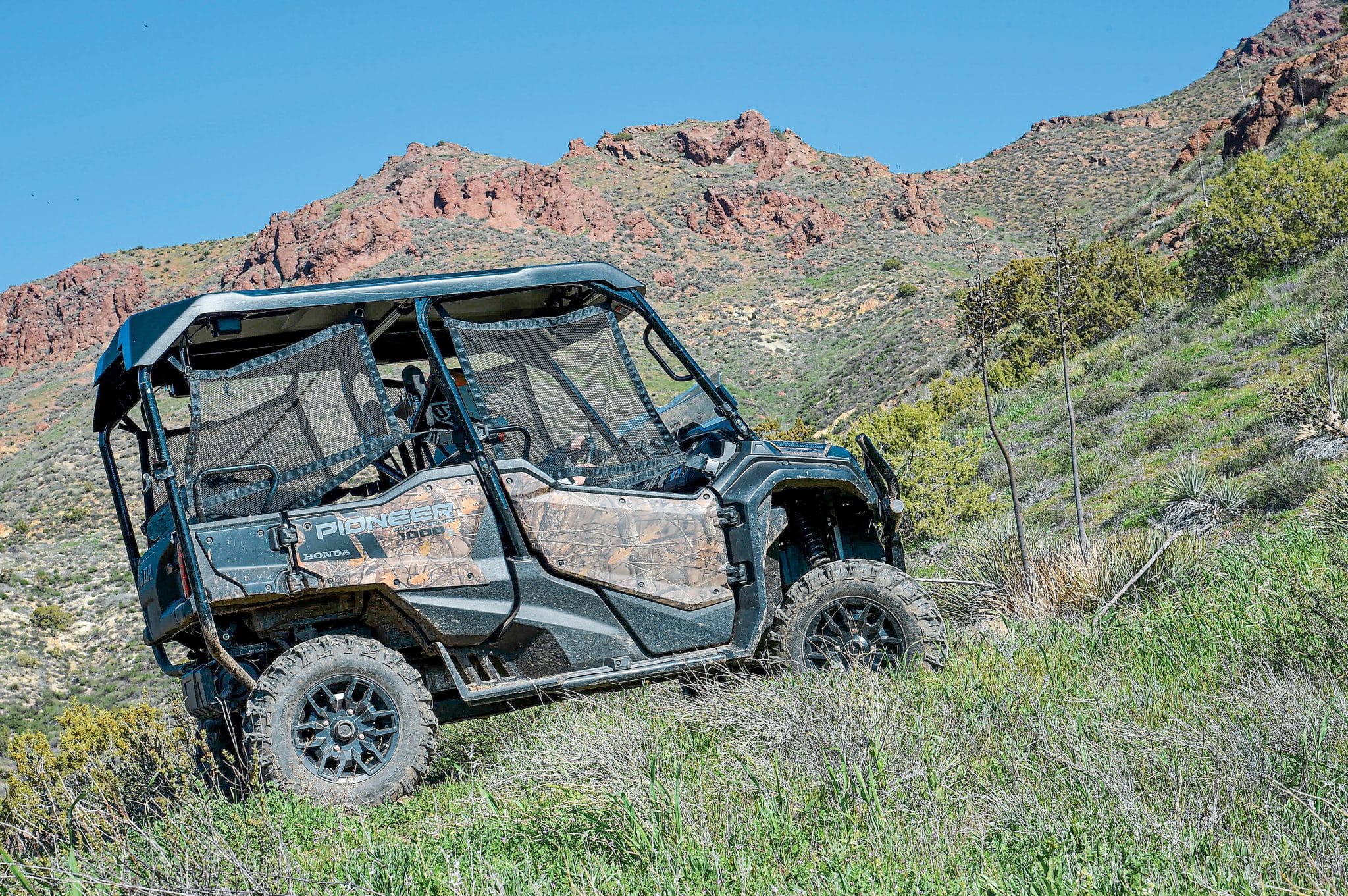 2023-honda-pioneer-1000-forest-2
