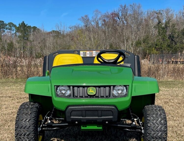 2023-john-deere-gator--ts-4x2-1