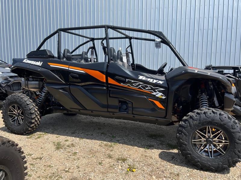 2023-kawasaki-teryx--krx-4-1000-es-1