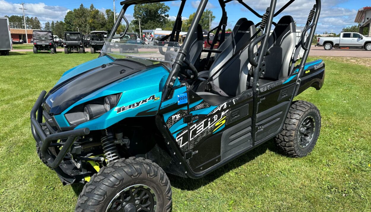 2023-kawasaki-teryx4--base-1