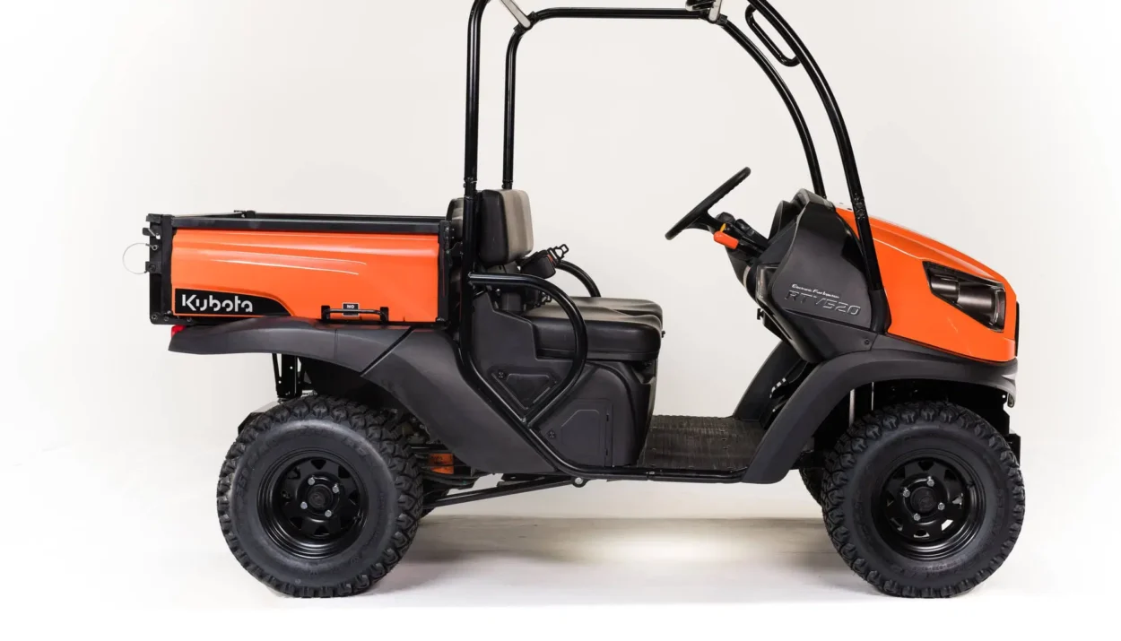 2023-kubota-rtv520-orange-1