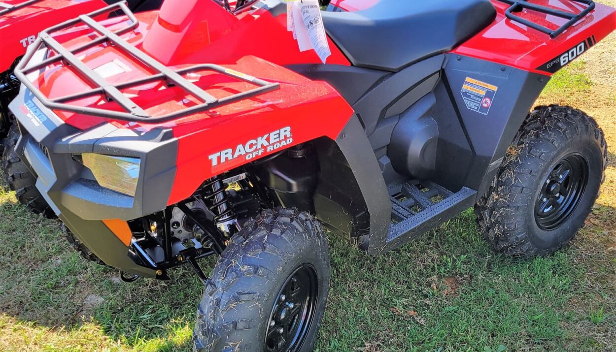 2023-tracker-off-road-600-4x4-1