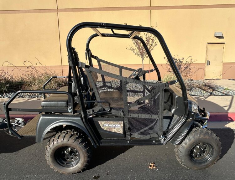 2023-tracker-off-road-ev-is-1