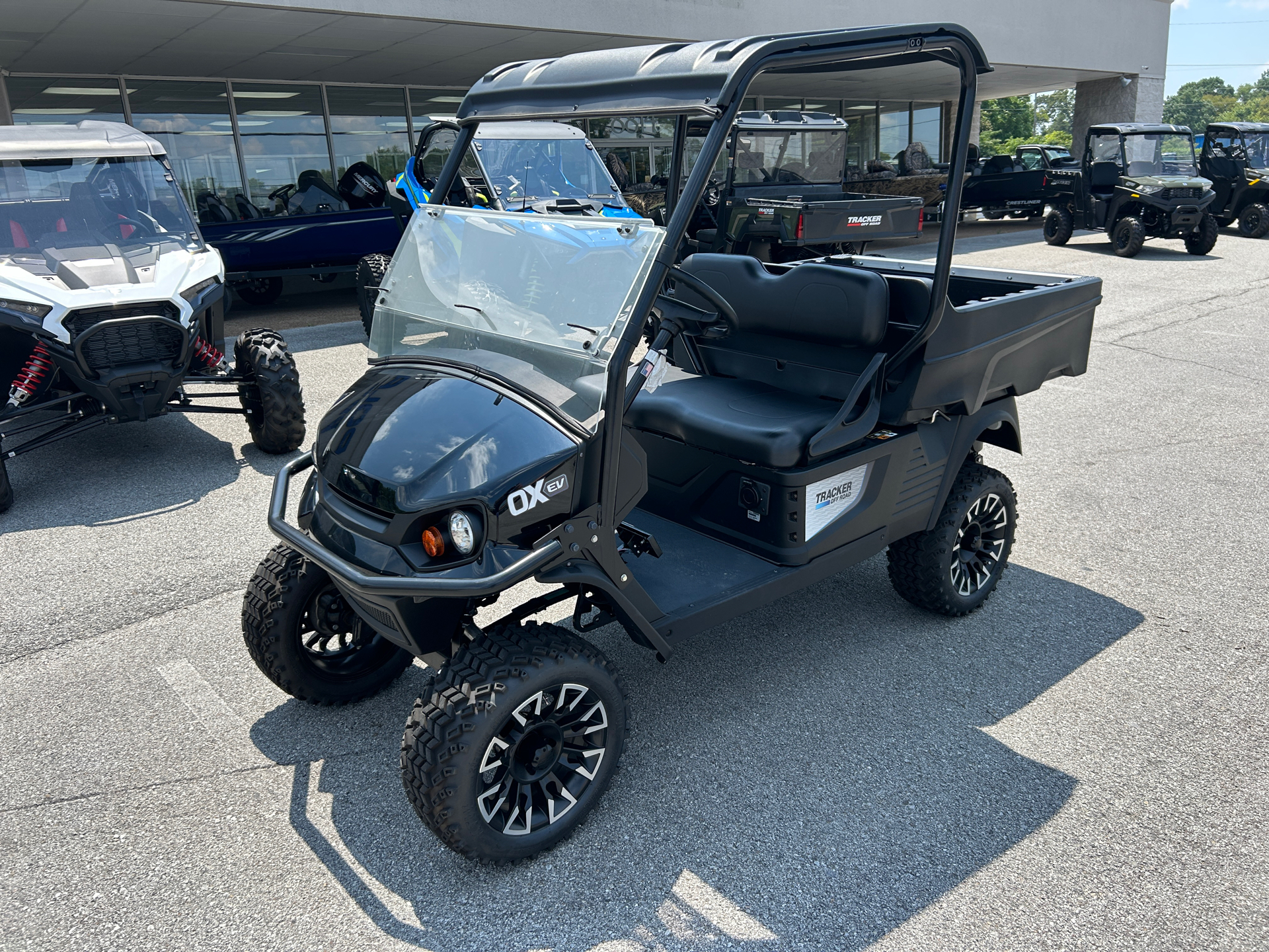 2023-tracker-off-road-ox-ev-2
